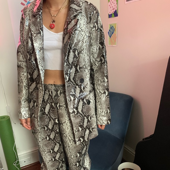 missguided snake print set size2 top size 4 bottom - Picture 1 of 5